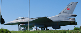 89-0032 at Istanbul Museum 20150510 | General Dynamics F-16C-40-CF